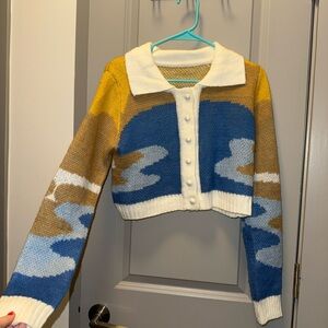 Colorblock Sweater with White Collar